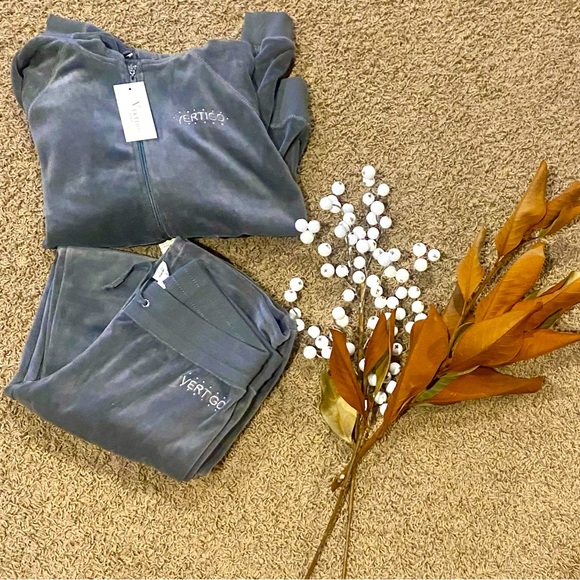 💎 NWT! Vertigo Paris Hoodie Sweatsuit Set, M - Picture 2 of 9